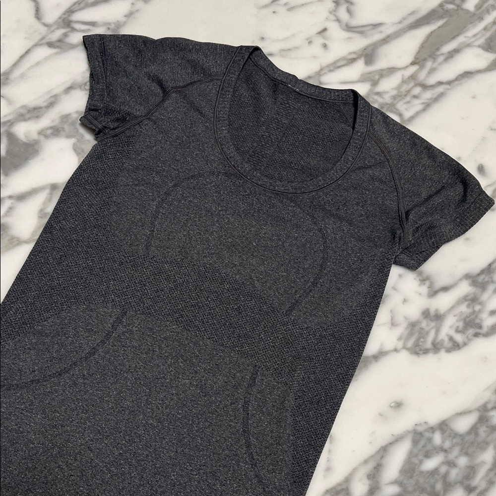 Lululemon Swiftly Tech Short Sleeve Top Size 6
